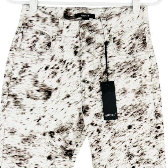 NWT Forever 21 Women's Brown & White Animal Print Flared Jeans Mid Rise Size 26 - Picture 3 of 14